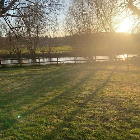 The Swan Inn Salisbury Wilton  エクステリア 写真