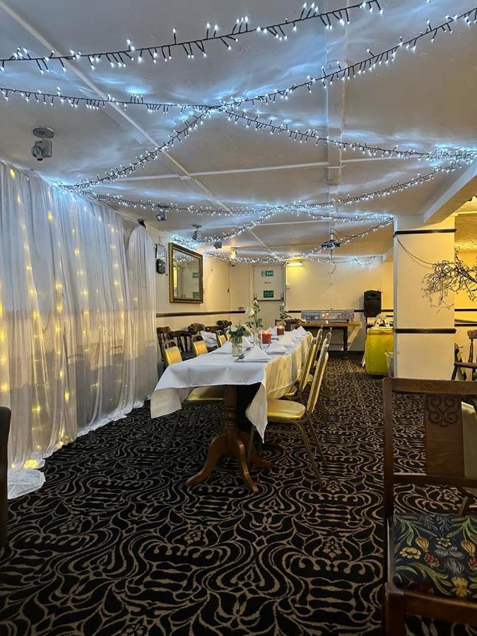 The Swan Inn Salisbury Wilton  エクステリア 写真