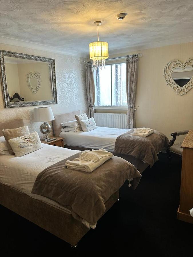 The Swan Inn Salisbury Wilton  エクステリア 写真