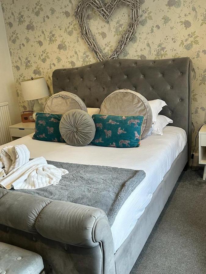 The Swan Inn Salisbury Wilton  エクステリア 写真