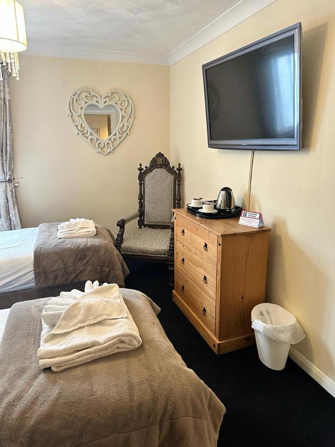 The Swan Inn Salisbury Wilton  エクステリア 写真